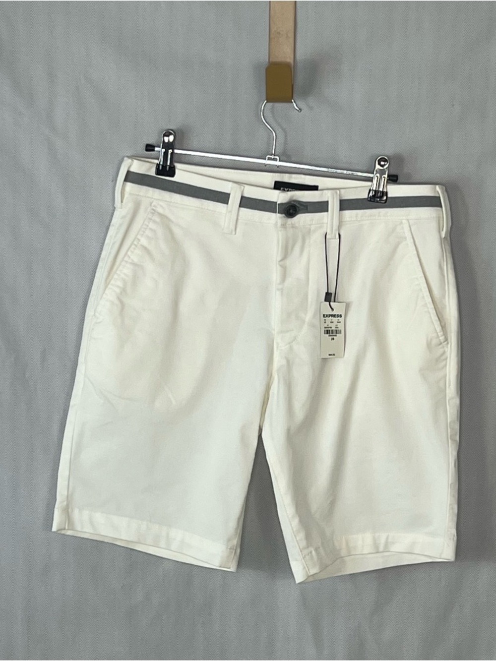 Express Men’s Shorts Ivory Chino’s Super Stretch Above the Knee Cotton Blend 28👍